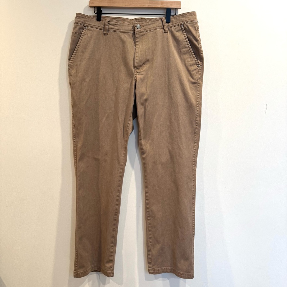 Columbia Men's 36W 32L Khaki Chinos Tan Cotton blend EUC